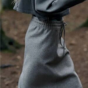 Zara Bnwt 2024. Mid Grey Straight Felt texture skirt